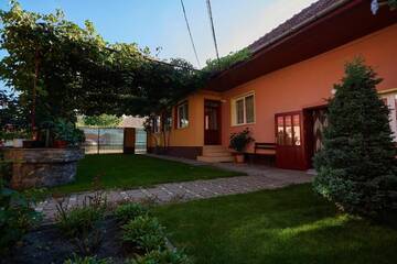 Фото номера Дом с 1 спальней Дома для отпуска Casa Mariana г. Hărman 24
